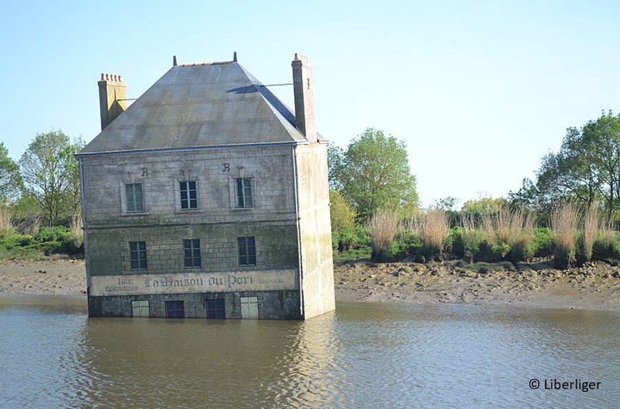 Courcoult-maison-dans-la-Loire-photo-Liberliger